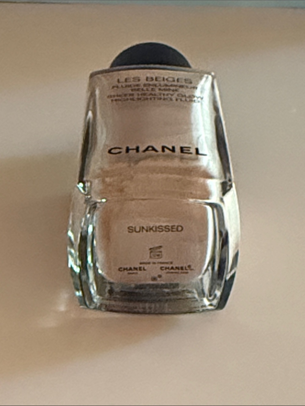 CHANEL Les Beiges Sheer Highlighting Fluid Sunkissed - Picture 2 of 3